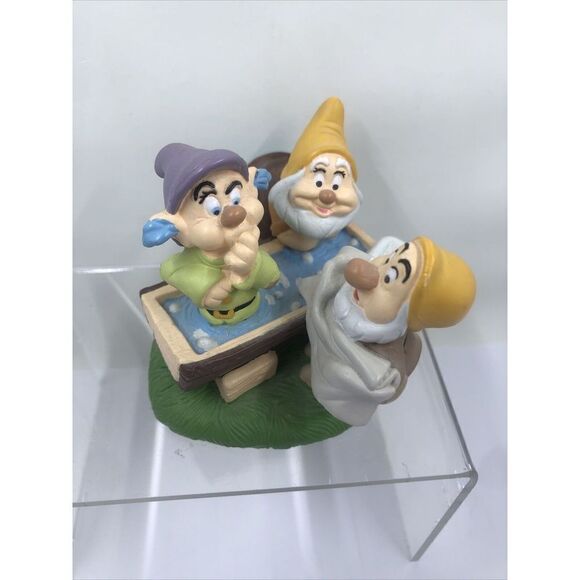 Disney Snow White Seven Dwarfs Bath Time Figurine.  Lil Classics PVC - Picture 2 of 8
